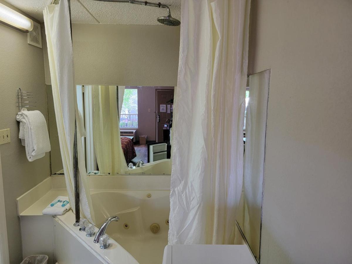 Studio 9 Inn & Suites Decatur Extérieur photo